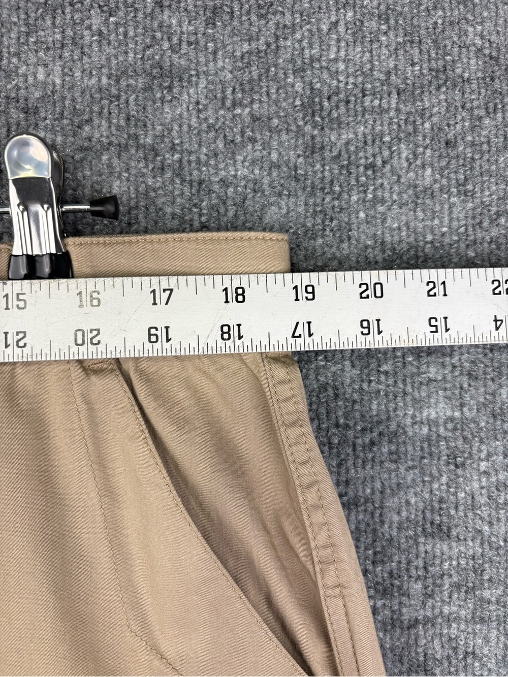 NEW Boston Traders Women's Elastic Waist Casual Shorts Size 16 Tan Cargo Chino - Picture 4 of 4